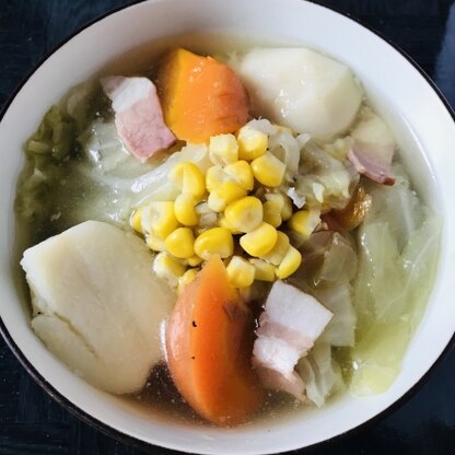 とうもろこしを入れて作ってみました。
野菜がたくさん摂れて良いですね。
やさしい味で美味しかったです。